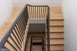 639 E St SE, Washington, DC 20003 - Photo 32
