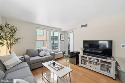 915 E E Street NW #1101, Washington, DC 20004 - Photo 6