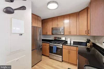 915 E E Street NW #1101, Washington, DC 20004 - Photo 4