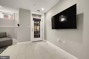 1135 6th St NW, Washington, DC 20001 - Photo 6