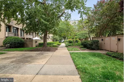 274 M Street SW #274, Washington, DC 20024 - Photo 2