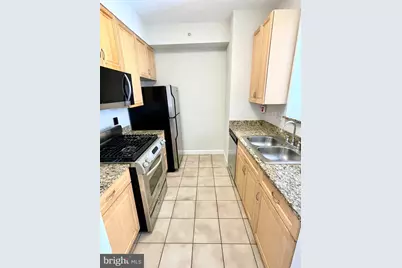 1111 25th Street NW #815, Washington, DC 20037 - Photo 4