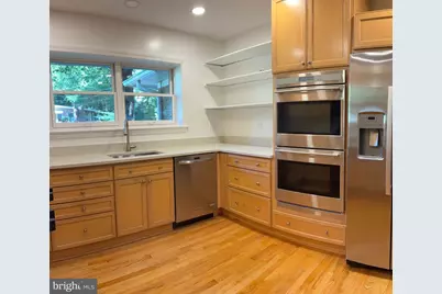 4242 Mathewson Drive NW, Washington, DC 20011 - Photo 6