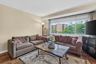 4201 Cathedral Ave NW, Washington, DC 20016 - Photo 22