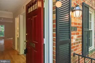 3217 Sutton Pl NW, Washington, DC 20016 - Photo 2