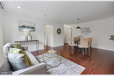2710 Macomb Street NW #310, Washington, DC 20008 - Photo 4