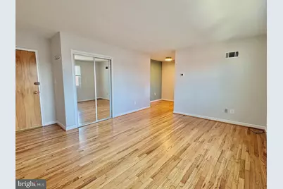 1627 Massachusetts Avenue SE #302, Washington, DC 20003 - Photo 4