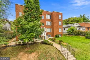 3865 Halley Terrace SE, Washington, DC 20032 - Photo 4