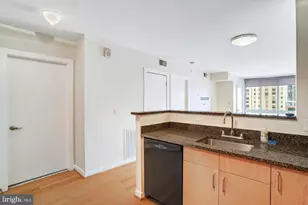 1000 New Jersey Ave SE, Washington, DC 20003 - Photo 6