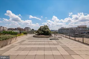 800 25th St NW, Washington, DC 20037 - Photo 32