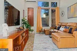 2415 I St NW, Washington, DC 20037 - Photo 6