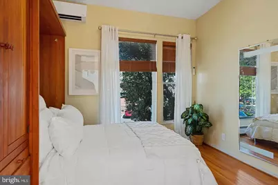 2415 I Street NW, Washington, DC 20037 - Photo 32