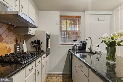 2415 I Street NW, Washington, DC 20037 - Photo 52