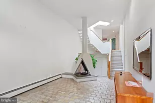 2415 I St NW, Washington, DC 20037 - Photo 8