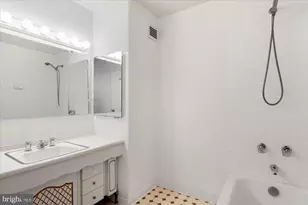 4101 Cathedral Ave NW, Washington, DC 20016 - Photo 16