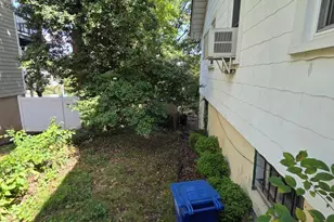 2137 30th St NE, Washington, DC 20018 - Photo 2
