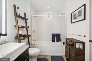 70 N Street SE, Washington, DC 20003 - Photo 24