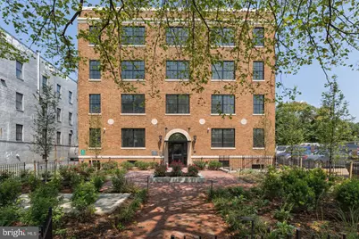 816 Potomac Avenue SE #206, Washington, DC 20003 - Photo 4