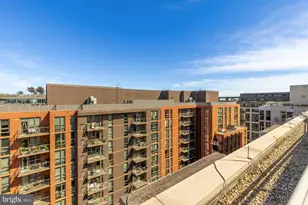 1025 1st St SE, Washington, DC 20003 - Photo 30