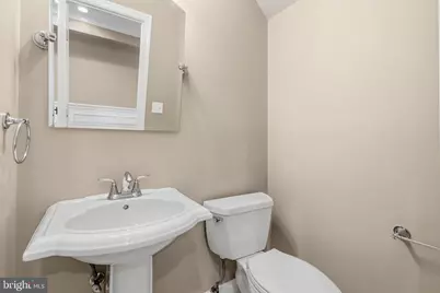 827 4th Street NE, Washington, DC 20002 - Photo 8