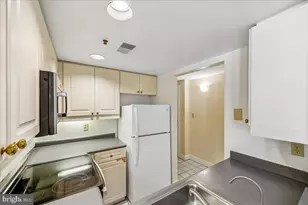 1727 R St NW, Washington, DC 20009 - Photo 24