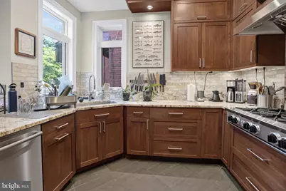 152 13th Street SE, Washington, DC 20003 - Photo 32