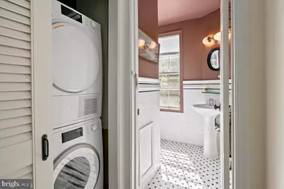 909 G Street SE, Washington, DC 20003 - Photo 36