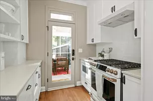 909 G St SE, Washington, DC 20003 - Photo 20