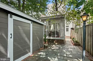 909 G St SE, Washington, DC 20003 - Photo 42