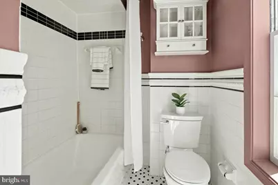 909 G Street SE, Washington, DC 20003 - Photo 38