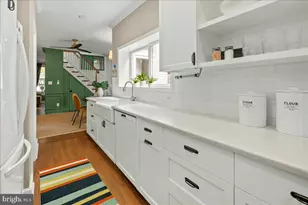 909 G St SE, Washington, DC 20003 - Photo 22