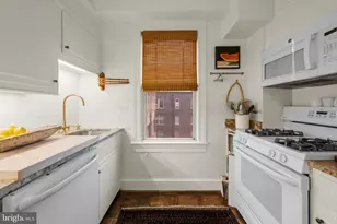 4000 Cathedral Ave NW, Washington, DC 20016 - Photo 18