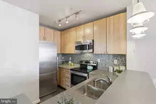 2412 17th St NW, Washington, DC 20009 - Photo 14