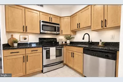 3611 38th Street NW #305, Washington, DC 20016 - Photo 8