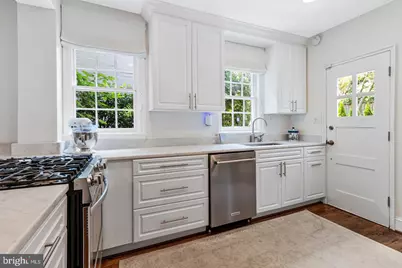 4607 Kenmore Drive NW, Washington, DC 20007 - Photo 14