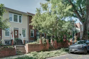 225 Cromwell Terrace NE, Washington, DC 20002 - Photo 2