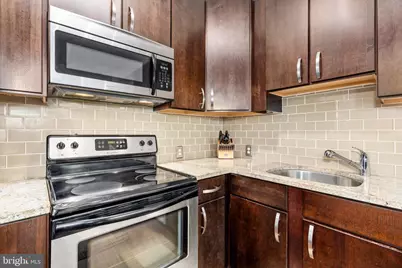 245 15th Street SE #105, Washington, DC 20003 - Photo 2
