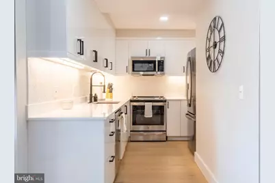 919 12th Street NE #305, Washington, DC 20002 - Photo 4
