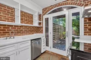 1225 E St SE, Washington, DC 20003 - Photo 8