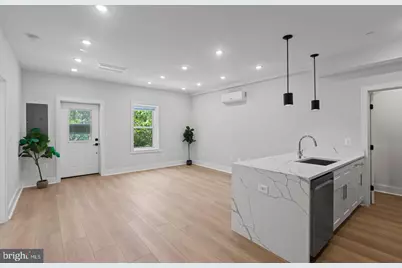2236 40th Street NW #4, Washington, DC 20007 - Photo 8