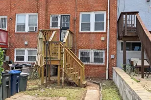 926 15th St SE, Washington, DC 20003 - Photo 2