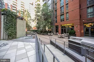 1025 1st St SE, Washington, DC 20003 - Photo 28