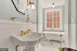 1137 Fairmont St NW, Washington, DC 20009 - Photo 32