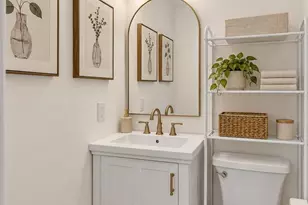 251 8th St NE, Washington, DC 20002 - Photo 46