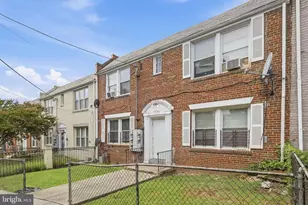 1322 Downing Pl NE, Washington, DC 20018 - Photo 2