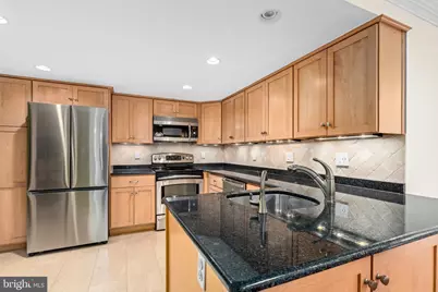 1080 Wisconsin Avenue NW #2011, Washington, DC 20007 - Photo 6