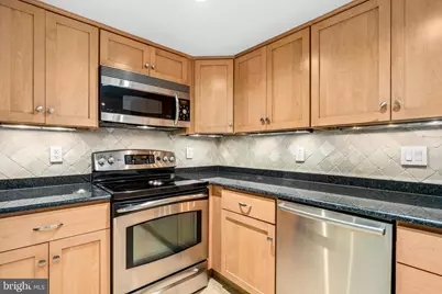 1080 Wisconsin Avenue NW #2011, Washington, DC 20007 - Photo 8
