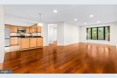 1080 Wisconsin Avenue NW #2011, Washington, DC 20007 - Photo 2