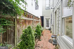 211 5th St SE, Washington, DC 20003 - Photo 18