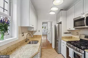 211 5th St SE, Washington, DC 20003 - Photo 6